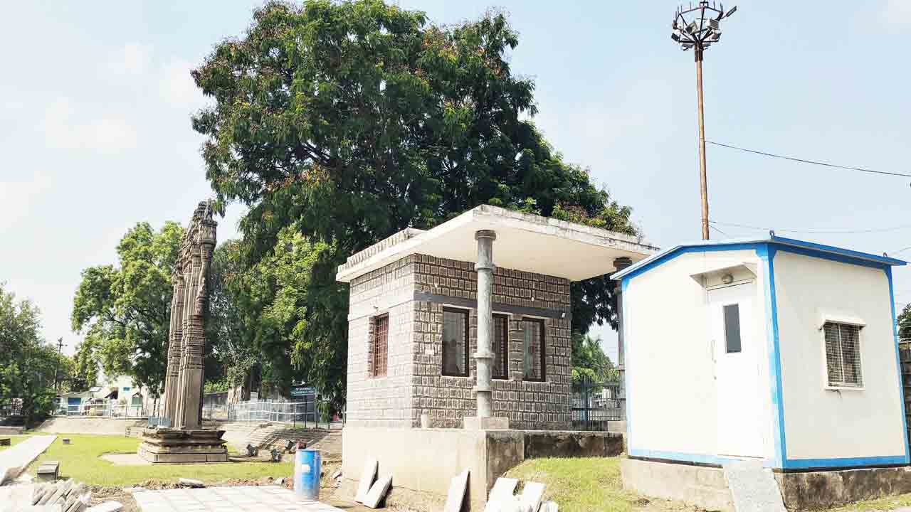 కోటలో కానరాని సౌకర్యాలు