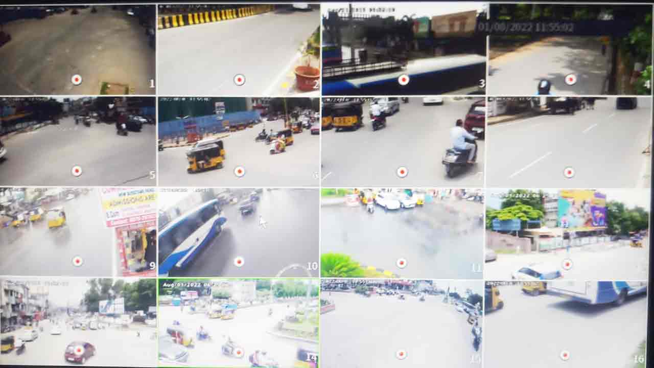 నిఘా నీడలో నగరం