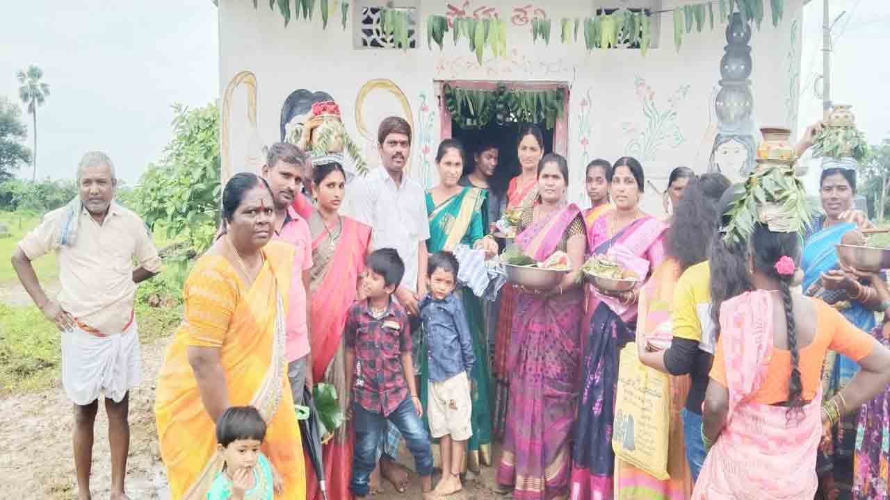 ఊరూరా శ్రావణ బోనాలు..