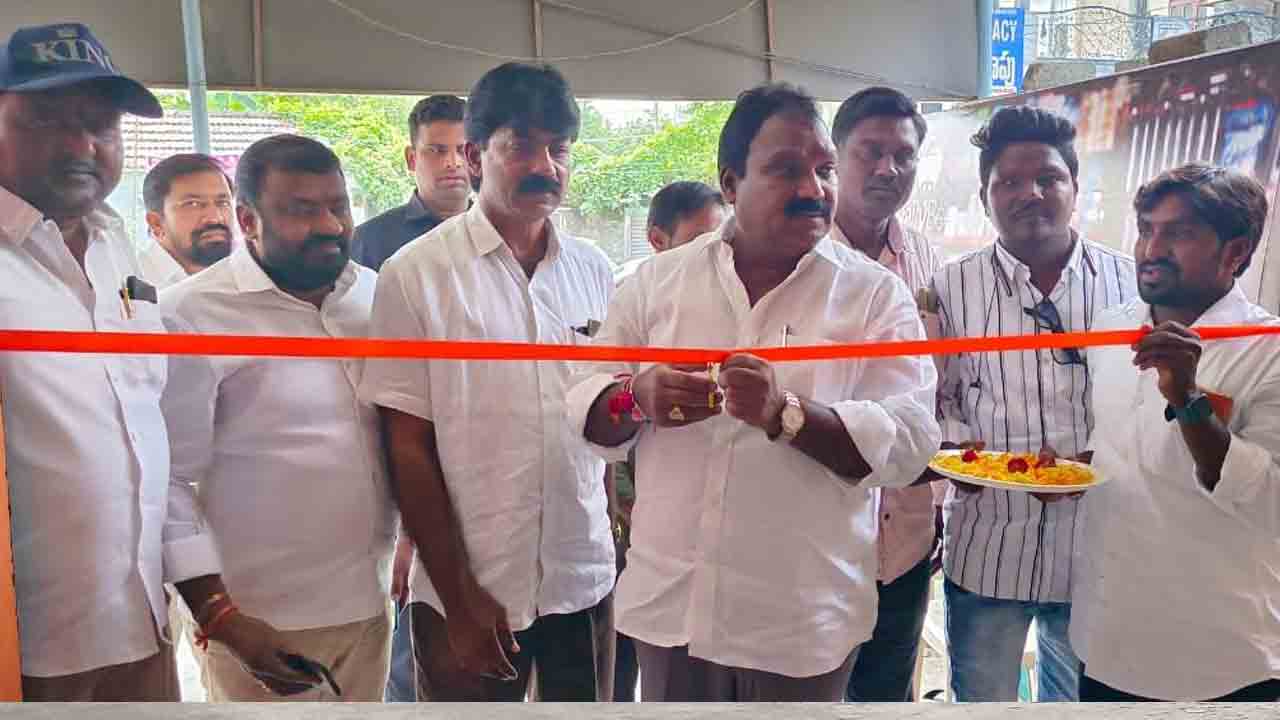 ‘దళితబంధు’తో ఆర్థికాభివృద్ధి సాధించాలి