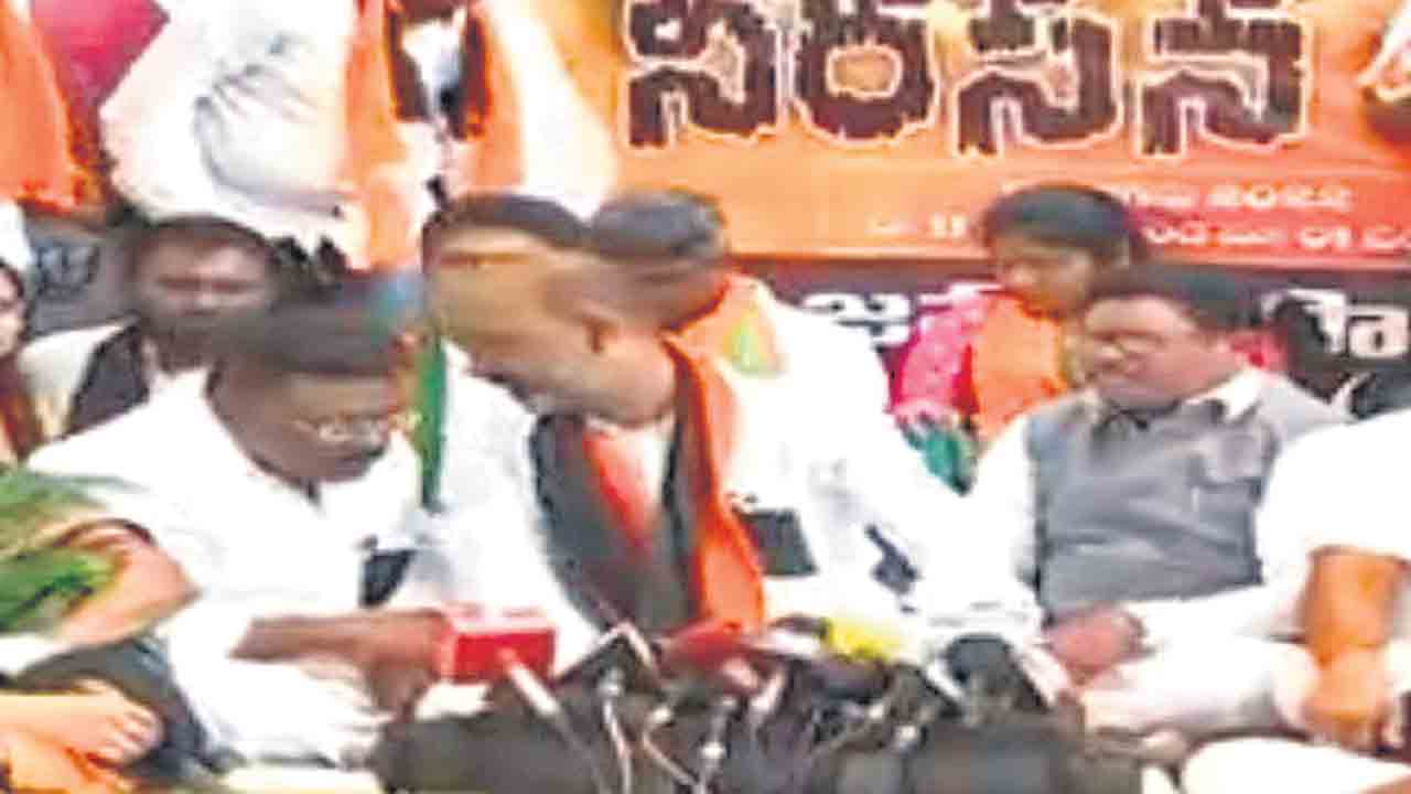 హైదరాబాద్‌ పోతున్న.. మత ఘర్షణలు!