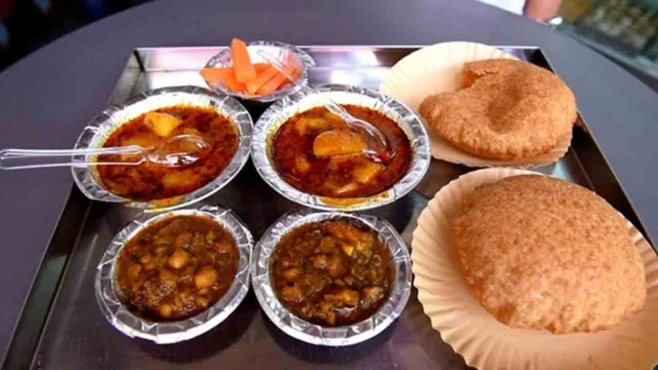 ఆహారంలో పురుగులు.. రెస్టారెంట్‌ యజమానికి వార్నింగ్‌