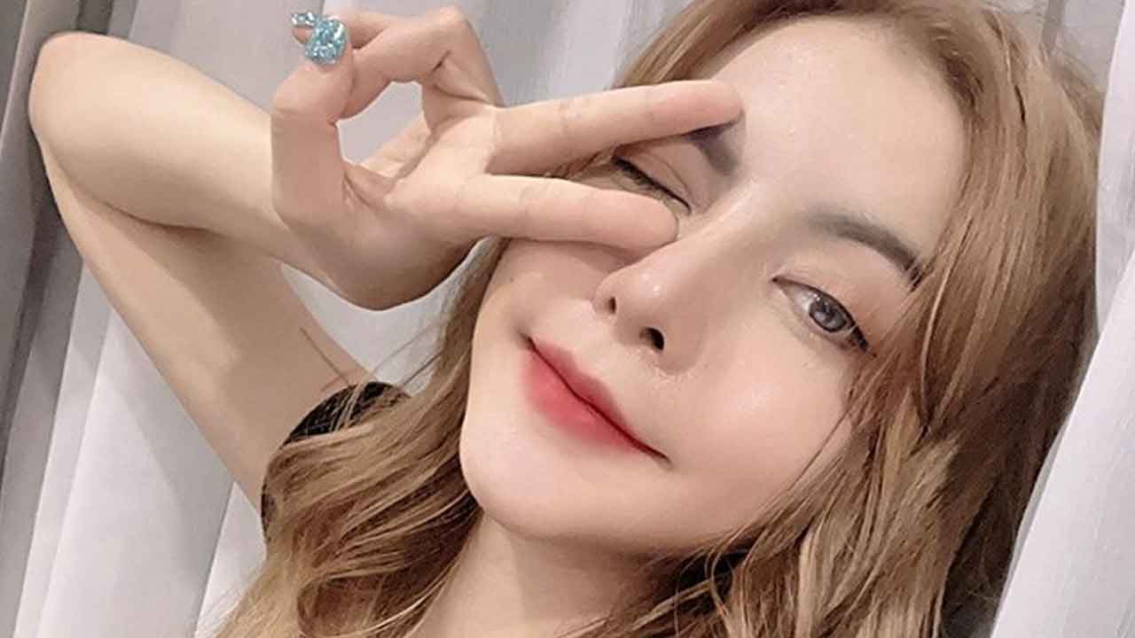 ఫాలోవర్లను ముంచిన యూట్యూబ్‌ స్టార్‌.. విదేశీ మారకం పేరుతో కుచ్చుటోపీ