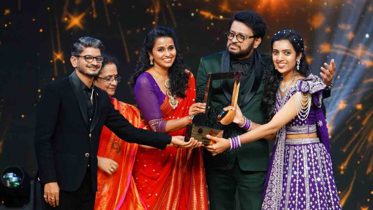 ‘జీ సరిగమప’ టైటిల్ విన్నర్ శృతిక సముద్రాల