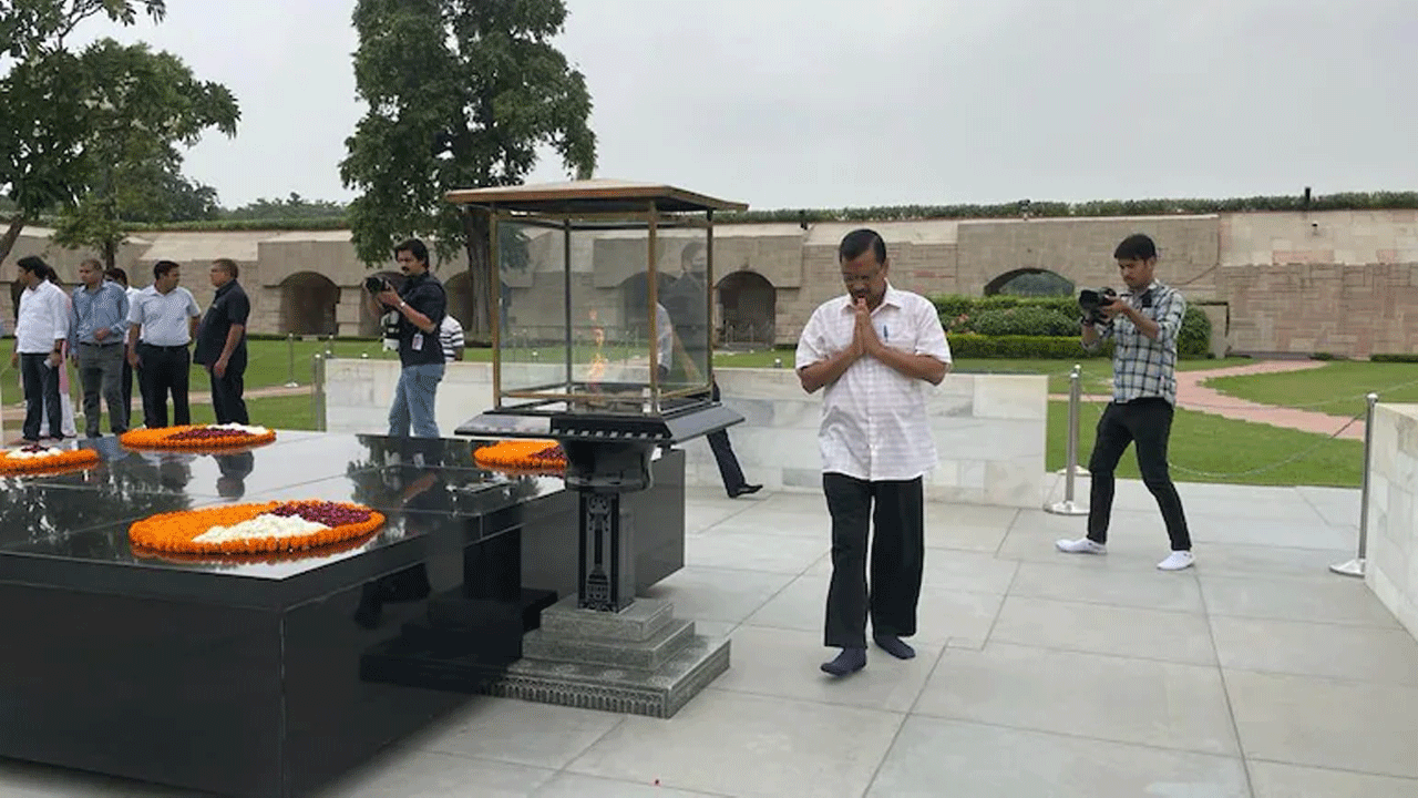 ఆప్ ఎమ్మెల్యేల కొనుగోలుకు రూ 800 కోట్ల‌తో స్కెచ్ : బీజేపీపై కేజ్రీవాల్ ఫైర్‌