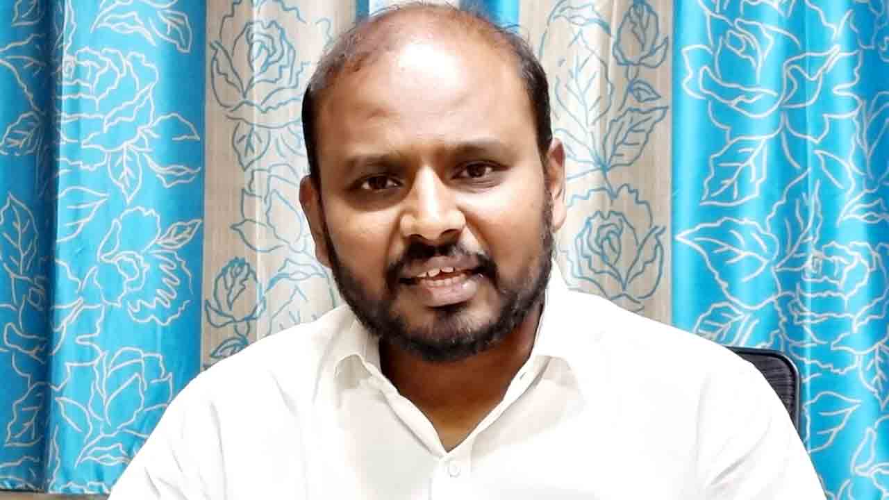 నటి జీవితపై ఎస్ఎఫ్‌డీసీ చైర్మన్ అనిల్ కూర్మాచలం ఫైర్