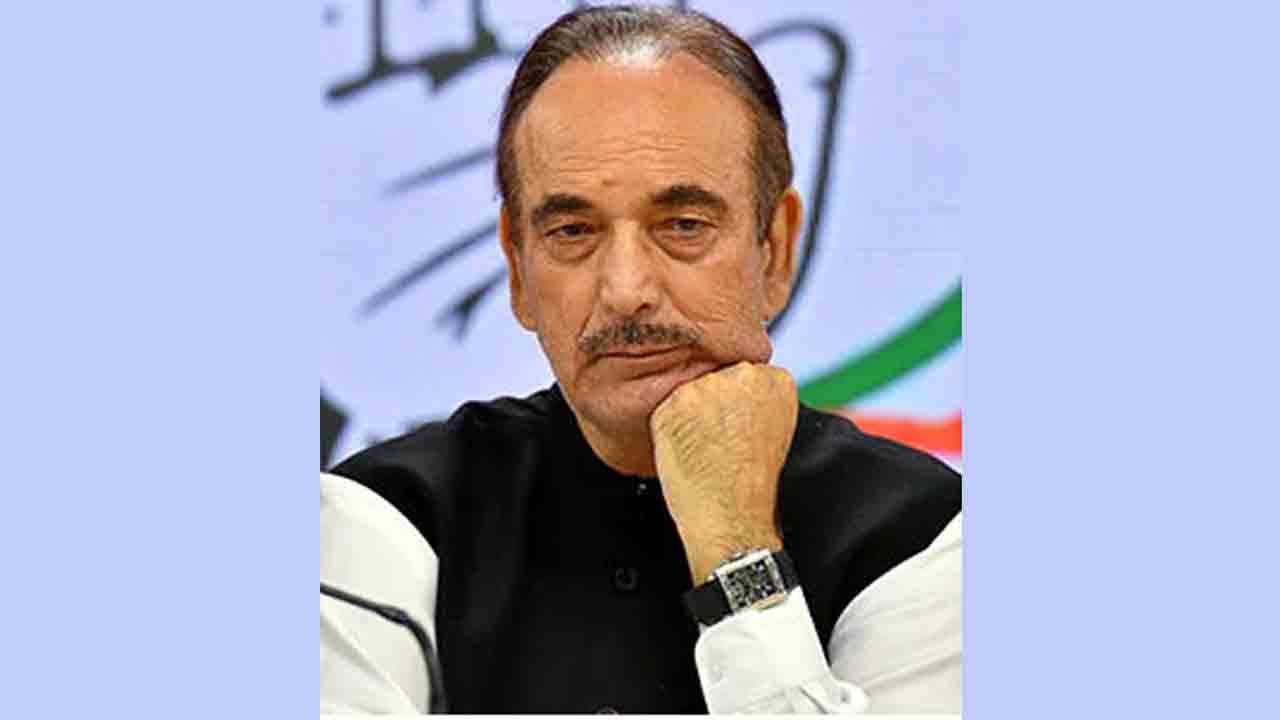 నియమించిన గంటల్లోనే రాజీనామా