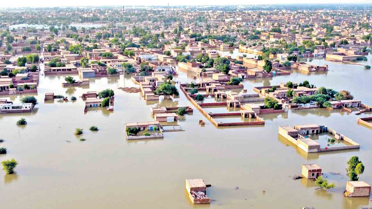 పాక్‌లో వరద బీభత్సం