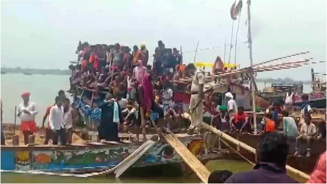 ప‌డ‌వ‌లో అగ్నిప్ర‌మాదం : ఐదుగురు కూలీల మృతి