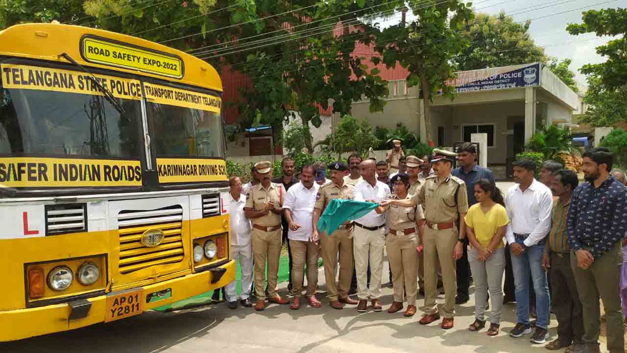 రోడ్డు ప్రమాదాల నివారణలో ప్రజల భాగస్వామ్యం ఉండాలి : కమలహాసన్ రెడ్డి