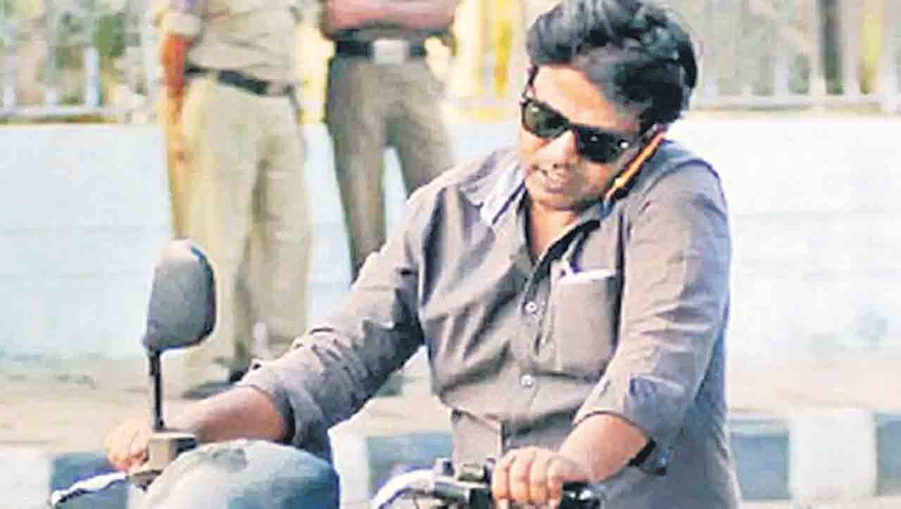 హలో.. ఆపండి బాస్!