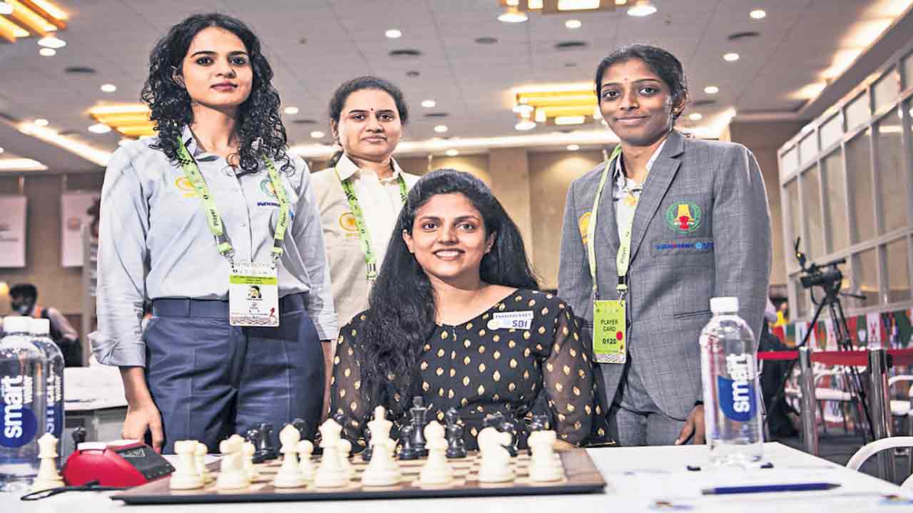 తానియా అదుర్స్‌