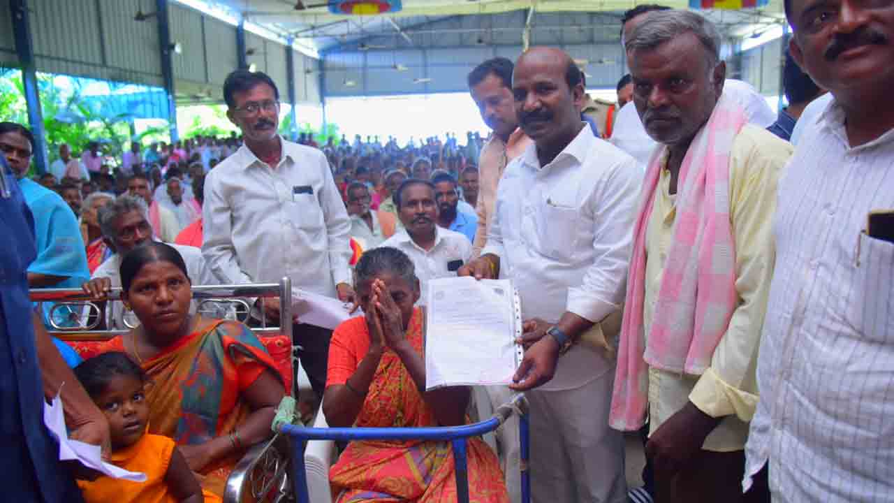 ప్రజా సంక్షేమమే ప్రభుత్వ ధ్యేయం : ఎమ్మెల్యే చిరుమర్తి