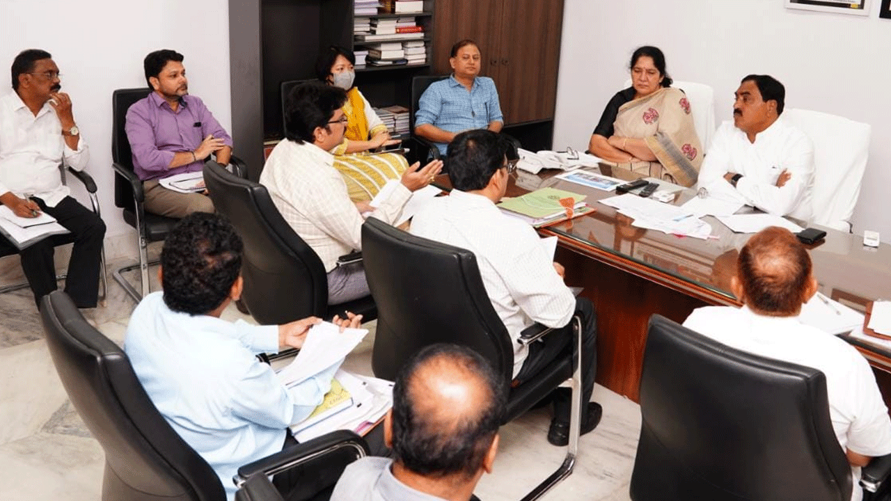 త్వ‌ర‌లో నూత‌న‌ గ్రామ పంచాయ‌తీలకు కొత్త భ‌వ‌నాలు