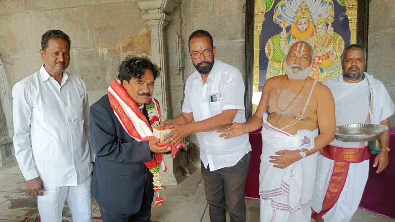 Yadadri temple | యాదాద్రీశుడి సేవలో గద్దర్