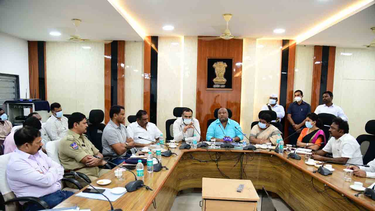 దేశం గర్వపడేలా స్వాతంత్య్ర వజ్రోత్సవాలు : మంత్రి గంగుల