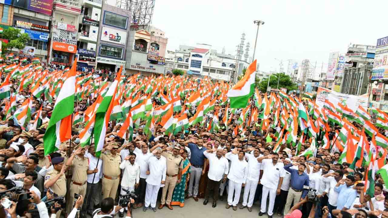 శతాబ్ది ఉత్సవాల నాటికి ఇండియా శక్తివంతమైన దేశంగా ఎదగాలి : మంత్రి గంగుల