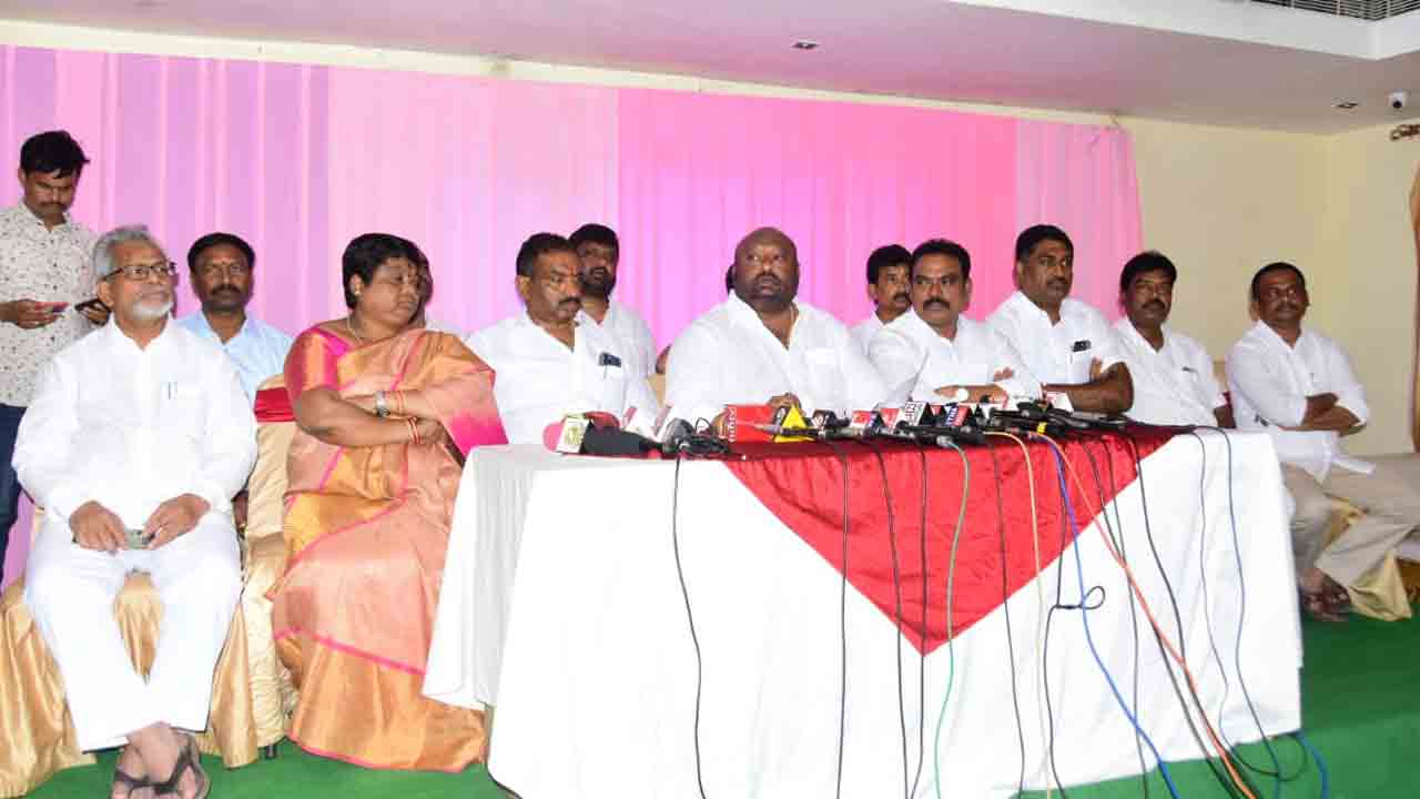 రాష్ట్రంలో 33 బీసీ స్టడీ సర్కిల్స్, 15 బీసీ డిగ్రీ కళాశాలలు మంజూరు : మంత్రి గంగుల