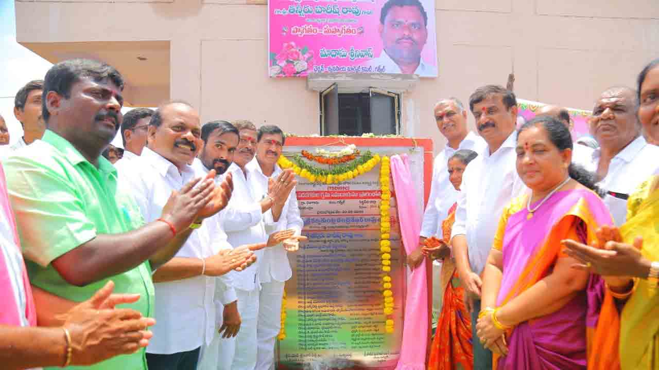 పైసా ఖర్చు లేకుండా పేదలకు డబుల్‌ బెడ్‌ రూం ఇండ్లు : మంత్రి హరీశ్‌ రావు