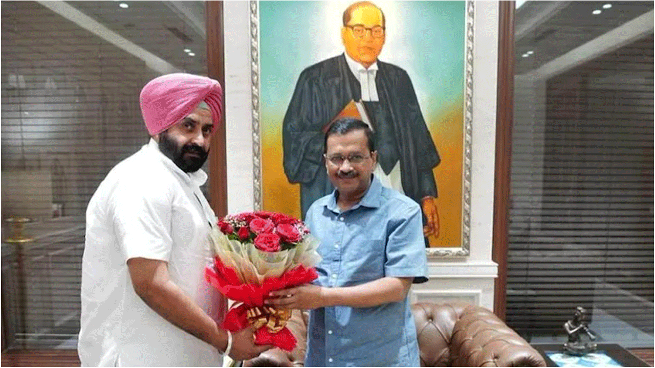 చిక్కుల్లో ఆప్ ఎమ్మెల్యే :  రెండో భార్యతో సన్నిహితంగా ఉన్న వీడియో వైరల్!