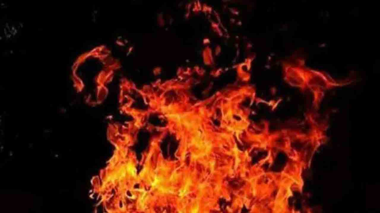 హైదరాబాద్ పాతబస్తీలో భారీ అగ్నిప్రమాదం