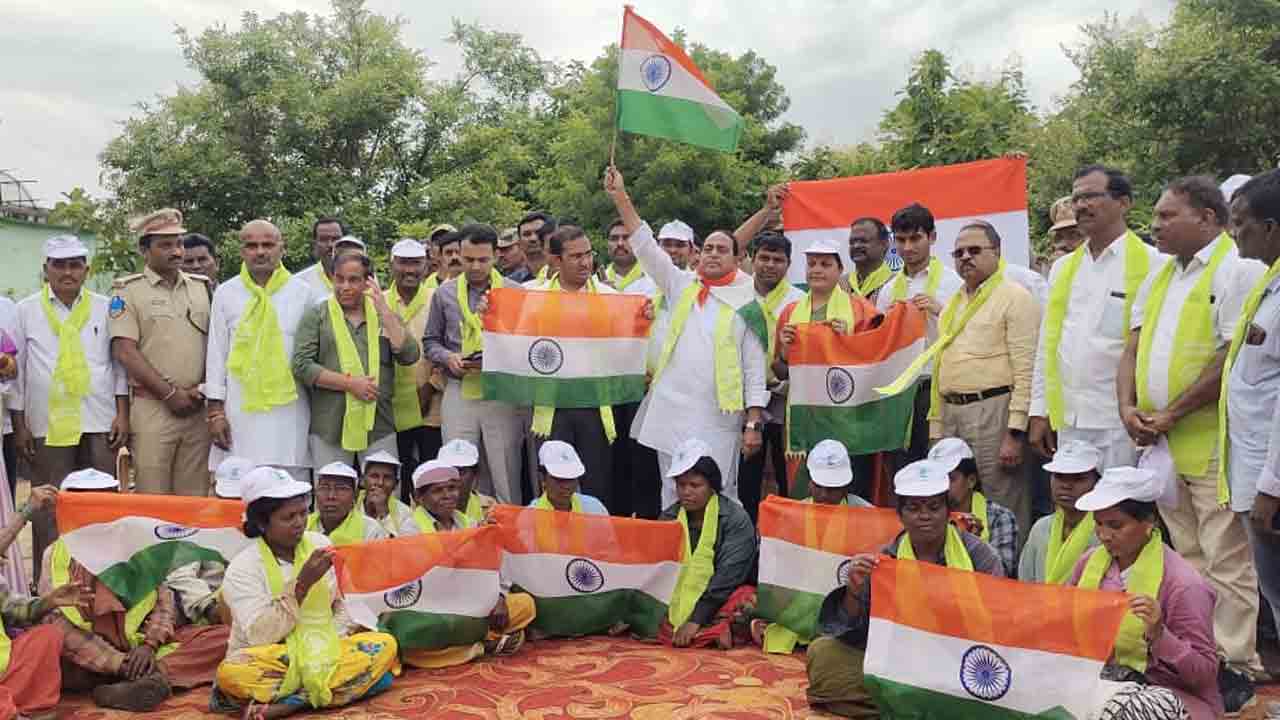 ఇంటింటా మువ్వన్నెల జెండా ఎగురాలి : మంత్రి ఇంద్రకరణ్ రెడ్డి