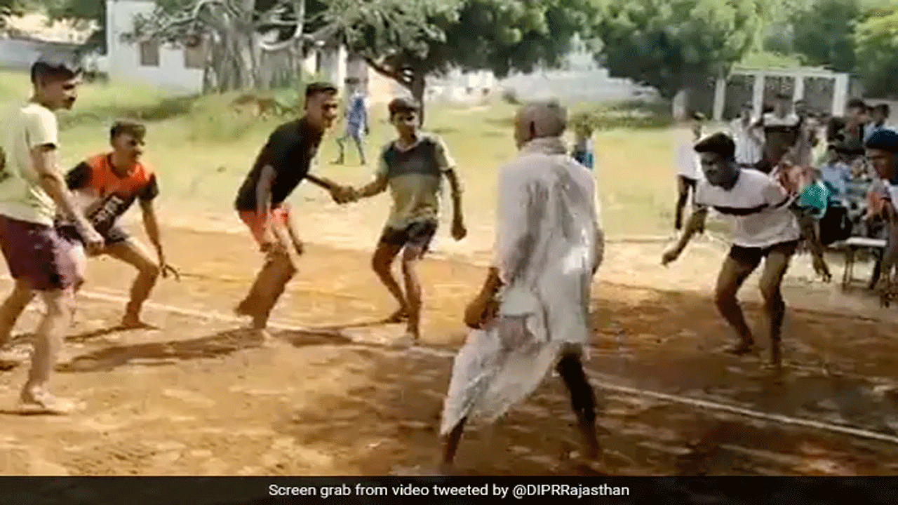 వైర‌ల్ వీడియో : క‌బ‌డ్డీ మ్యాచ్‌లో యువ‌కుల‌పై వృద్ధుల పైచేయి..స‌త్తా చాటిన సీనియ‌ర్ సిటిజ‌న్లు!