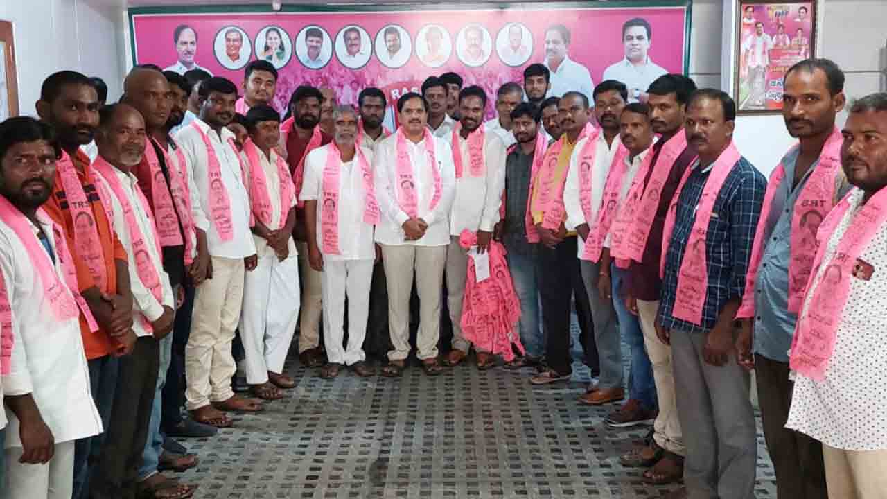అభివృద్ధికి ఆకర్షితులయ్యే టీఆర్‌ఎస్‌లోకి  వలసలు : ఎమ్మెల్సీ కసిరెడ్డి