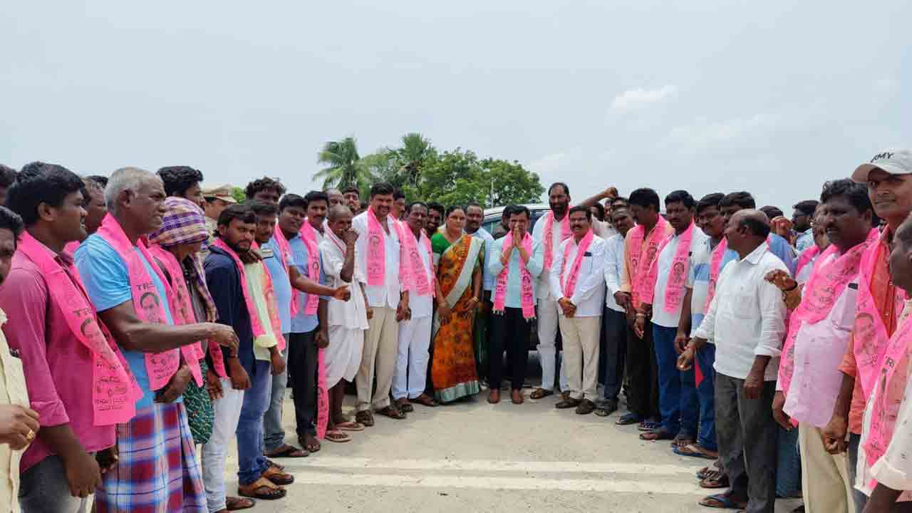 ఎమ్మెల్యే కిషోర్‌ కుమార్‌ సమక్షంలో టీఆర్ఎస్‌లో భారీగా చేరికలు