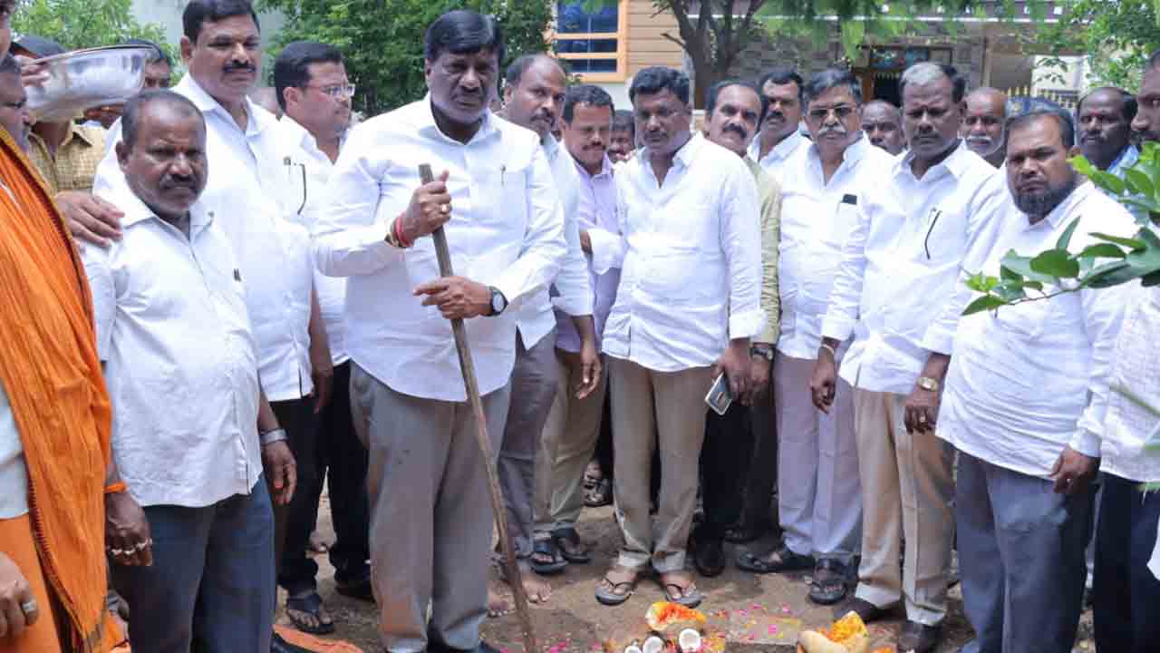 బీసీల అభ్యున్నతికి సర్కార్‌ కృషి : ఎమ్మెల్యే మహేశ్‌రెడ్డి