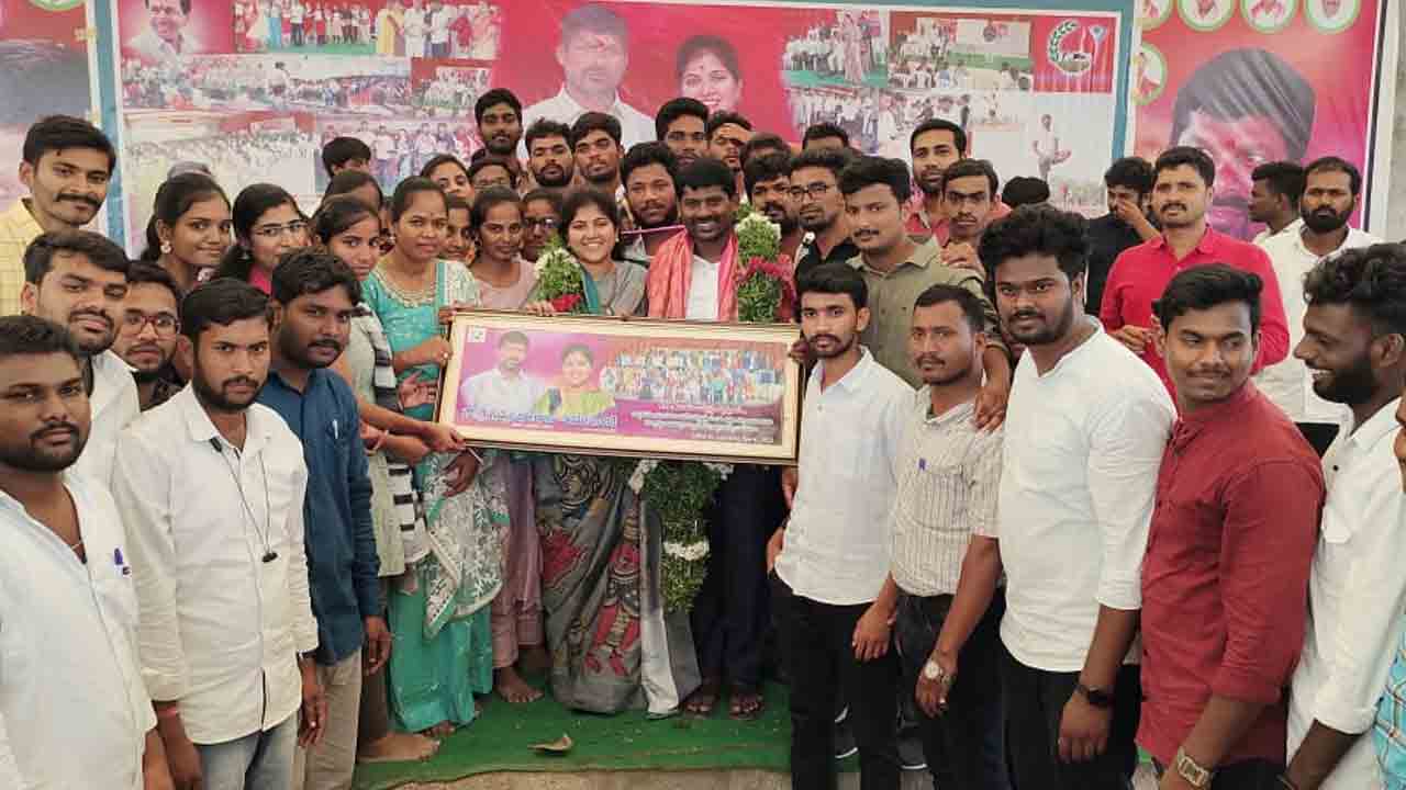 చరిత్ర సృష్టించే విధంగా ఎదగాలి