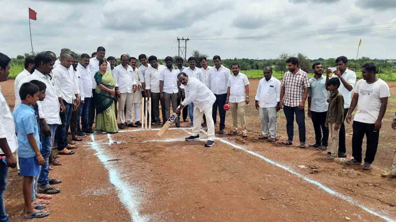 క్రీడల అభివృద్ధికి ప్రభుత్వం కృషి : ఎమ్మెల్యే యాదయ్య