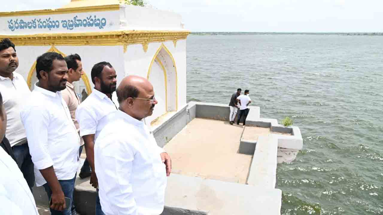 20 ఏండ్ల తర్వాత నిండిన ‘పెద్దచెరువు’..సందర్శించిన ఎమ్మెల్యే కిషన్రెడ్డి