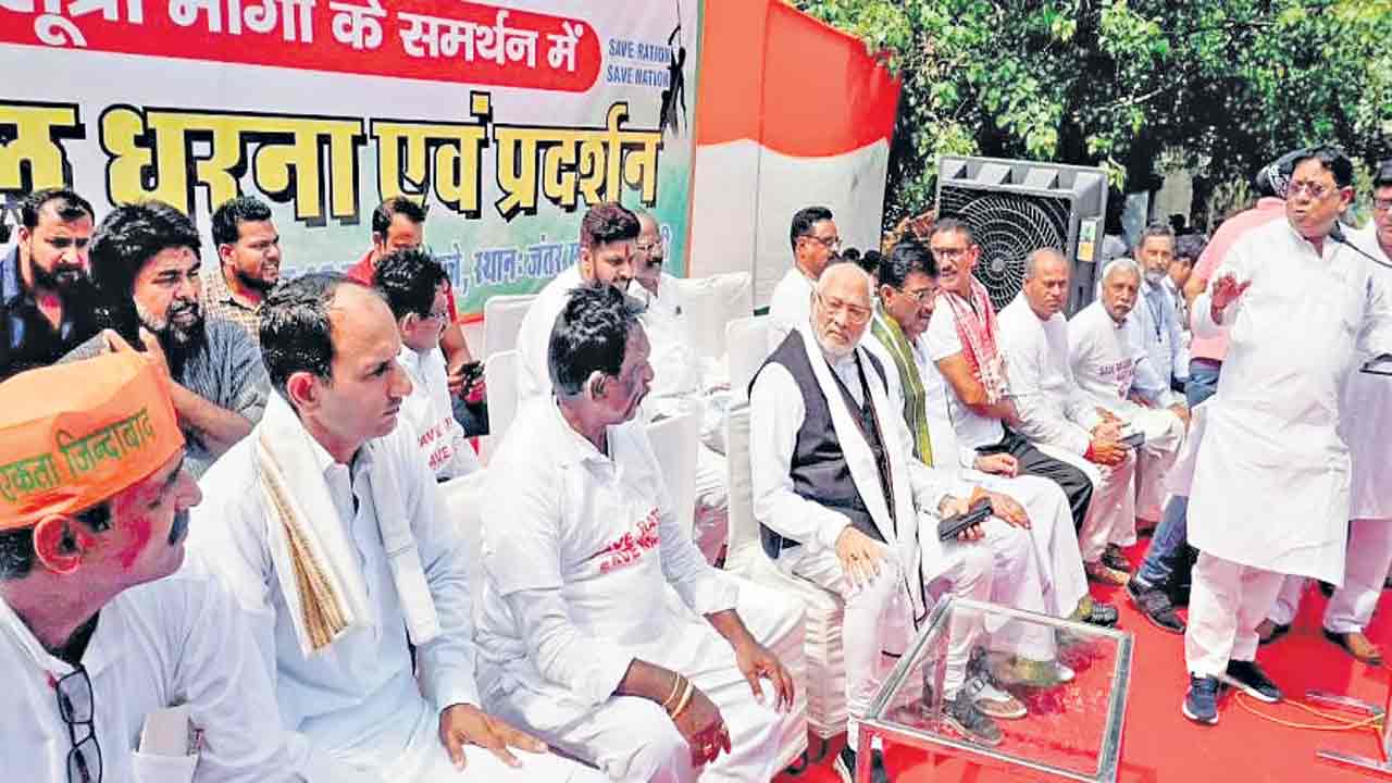 కేంద్రంపై రేషన్‌ డీలర్ల పోరు