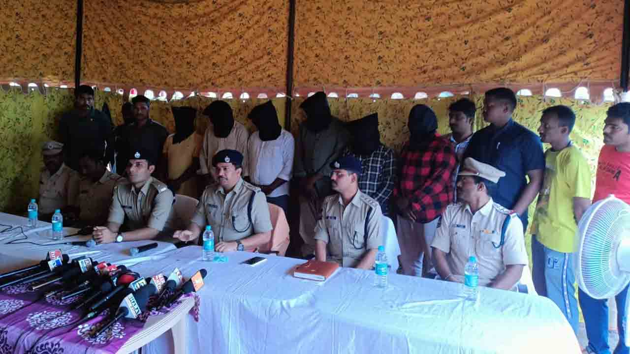 న్యాయవాది హత్య కేసును చేదించిన పోలీసులు..10 మంది నిందితుల అరెస్ట్‌