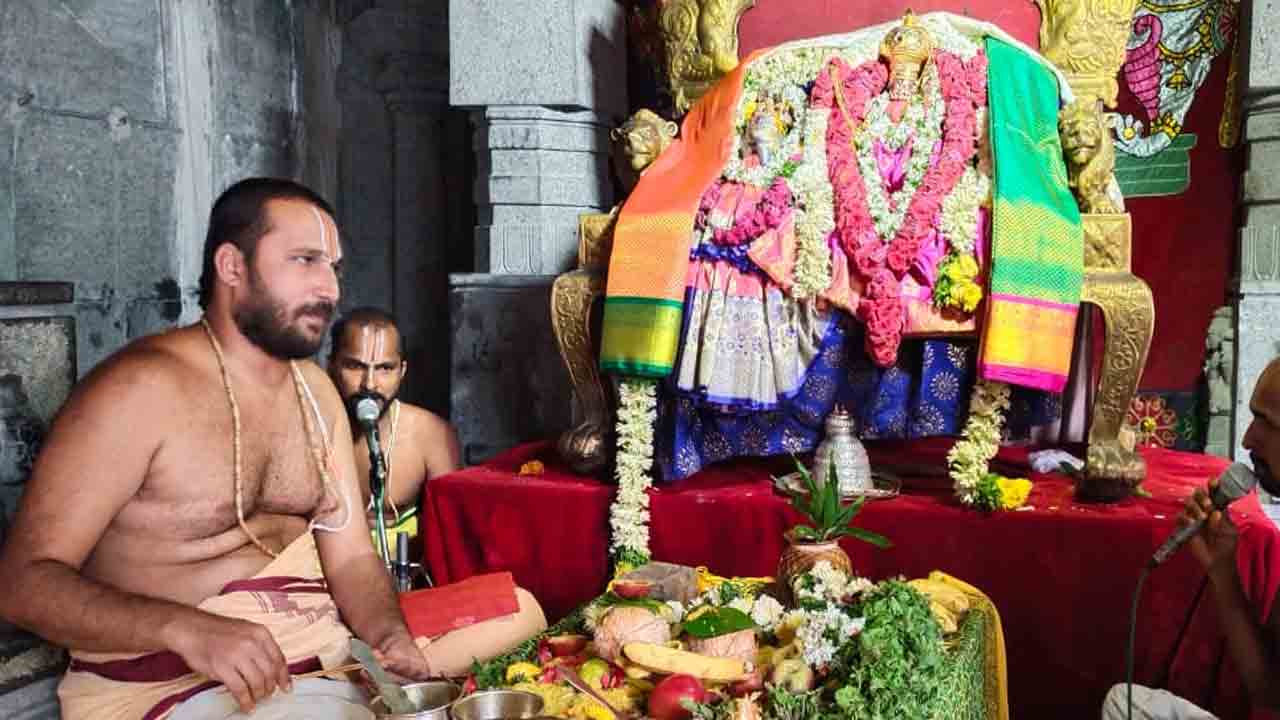 యాదాద్రీశుడికి శాస్ర్తోక్తంగా నిత్యోత్సవాలు