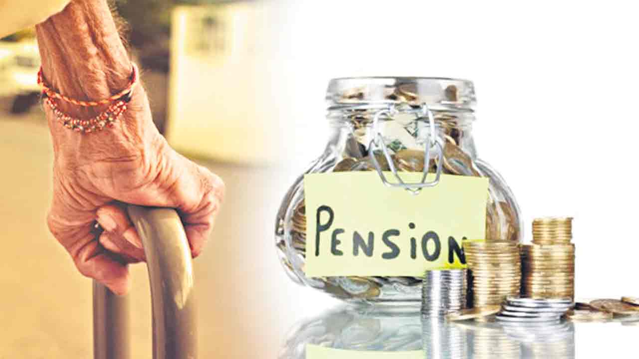 సీపీఎస్ ఉద్యోగులకు ఫ్యామిలీ పెన్షన్