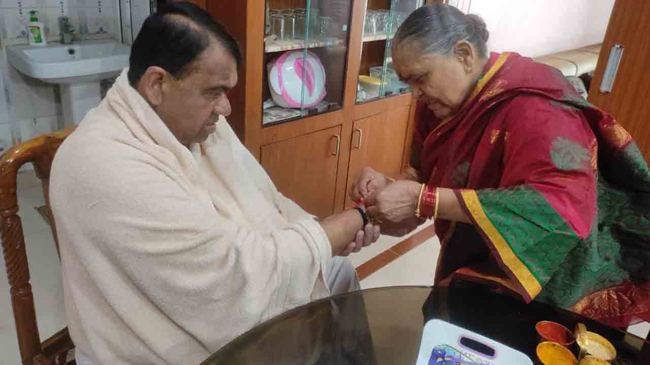 రాఖీ పండుగ‌ శుభాకాంక్షలు తెలిపిన స్పీకర్‌ పోచారం