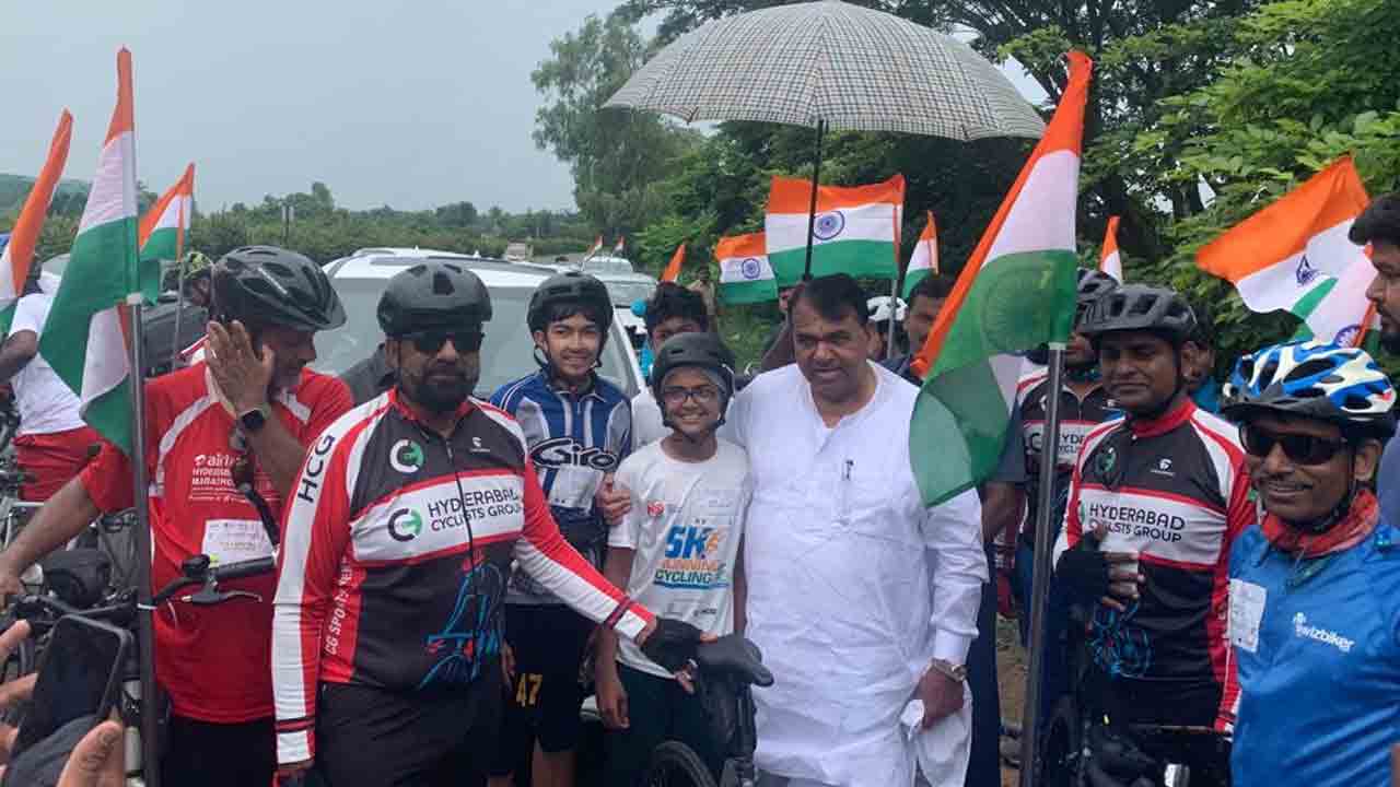 ‘తిరంగా సైకిల్ యాత్ర’ను అభినందించిన స్పీకర్‌ పోచారం