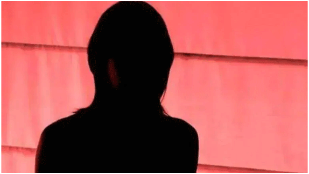 స్పా పేరుతో వ్య‌భిచార రాకెట్ : చీక‌టి దందాకు పోలీసుల చెక్‌