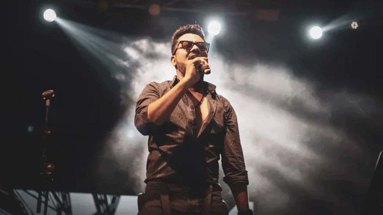 లైంగిక దాడి కేసులో బాలీవుడ్ సింగ‌ర్‌పై ఎఫ్ఐఆర్ న‌మోదు