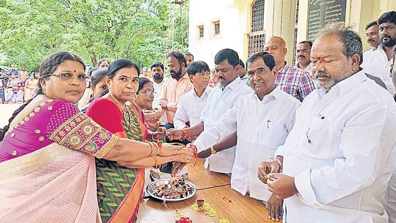 ఆత్మీయ బంధం