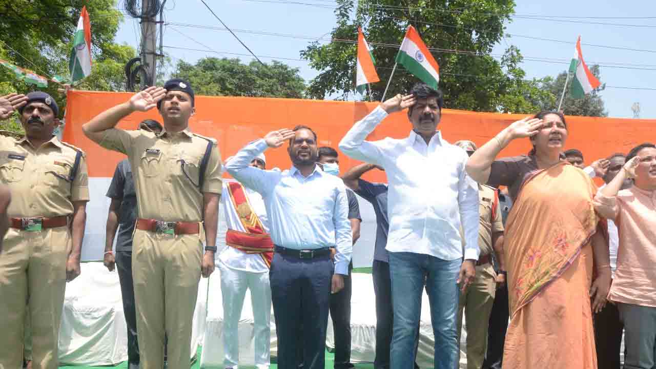 అమరుల త్యాగాలను భవిష్యత్‌ తరాలకు తెలియజేయాలి : మంత్రి సత్యవతి