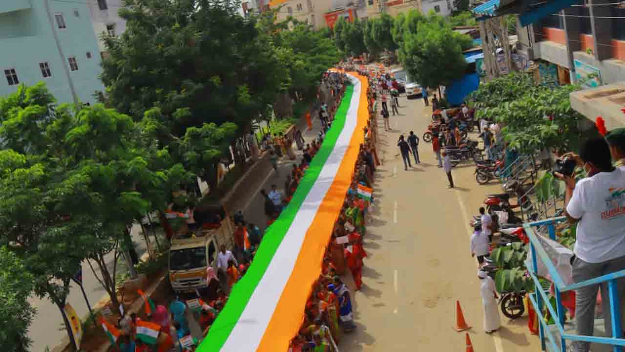 సిద్దిపేట పట్టణంలో ఫ్రీడమ్ ర్యాలీ..భారీగా పాల్గొన్న ప్రజలు