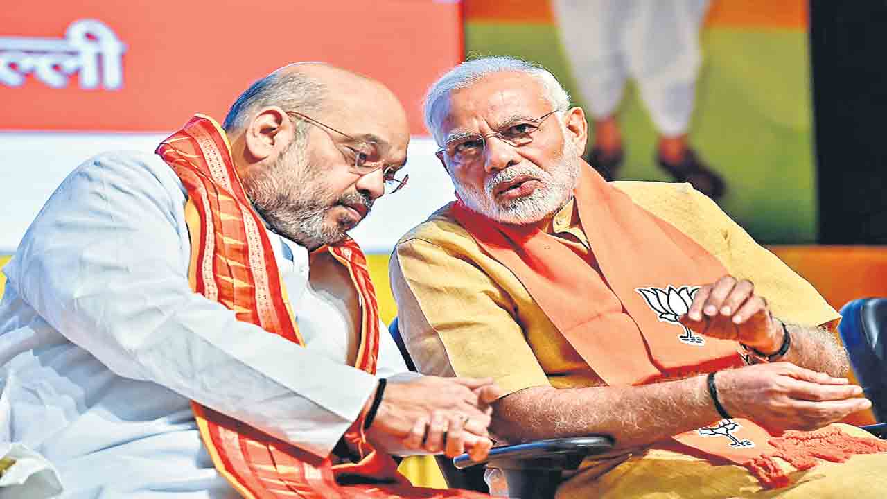 కమలంలో లుకలుకలు