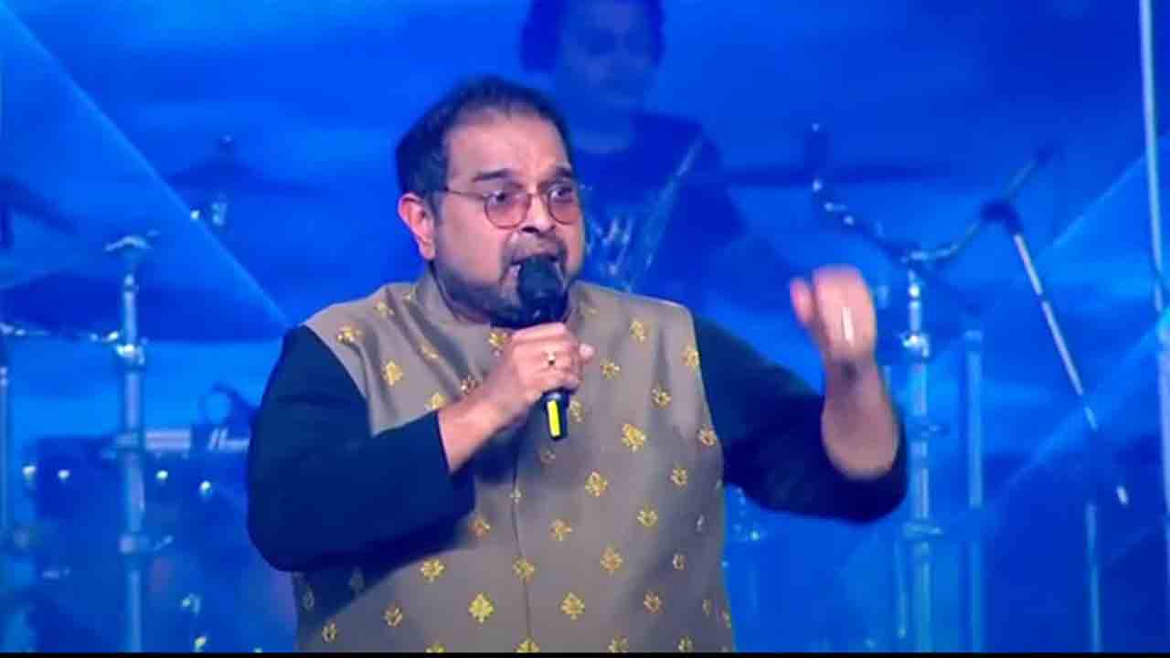 వ‌జ్రోత్స‌వ సంబురం.. అద‌రగొట్టిన‌ శంక‌ర్ మ‌హదేవ‌న్ గానం