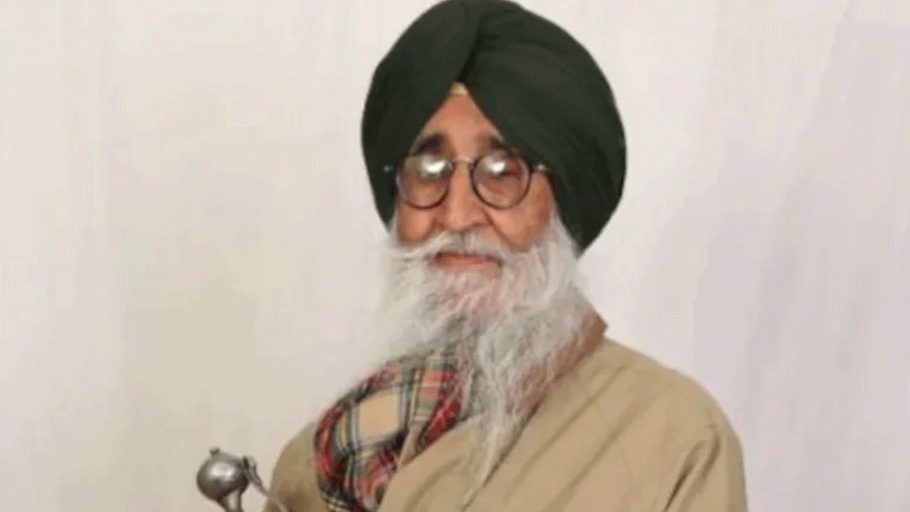 మువ్వ‌న్నెల జెండా కాదు సిక్కుల‌ జెండా ఎగ‌రేయాలి : అకాలీద‌ళ్ ఎంపీ