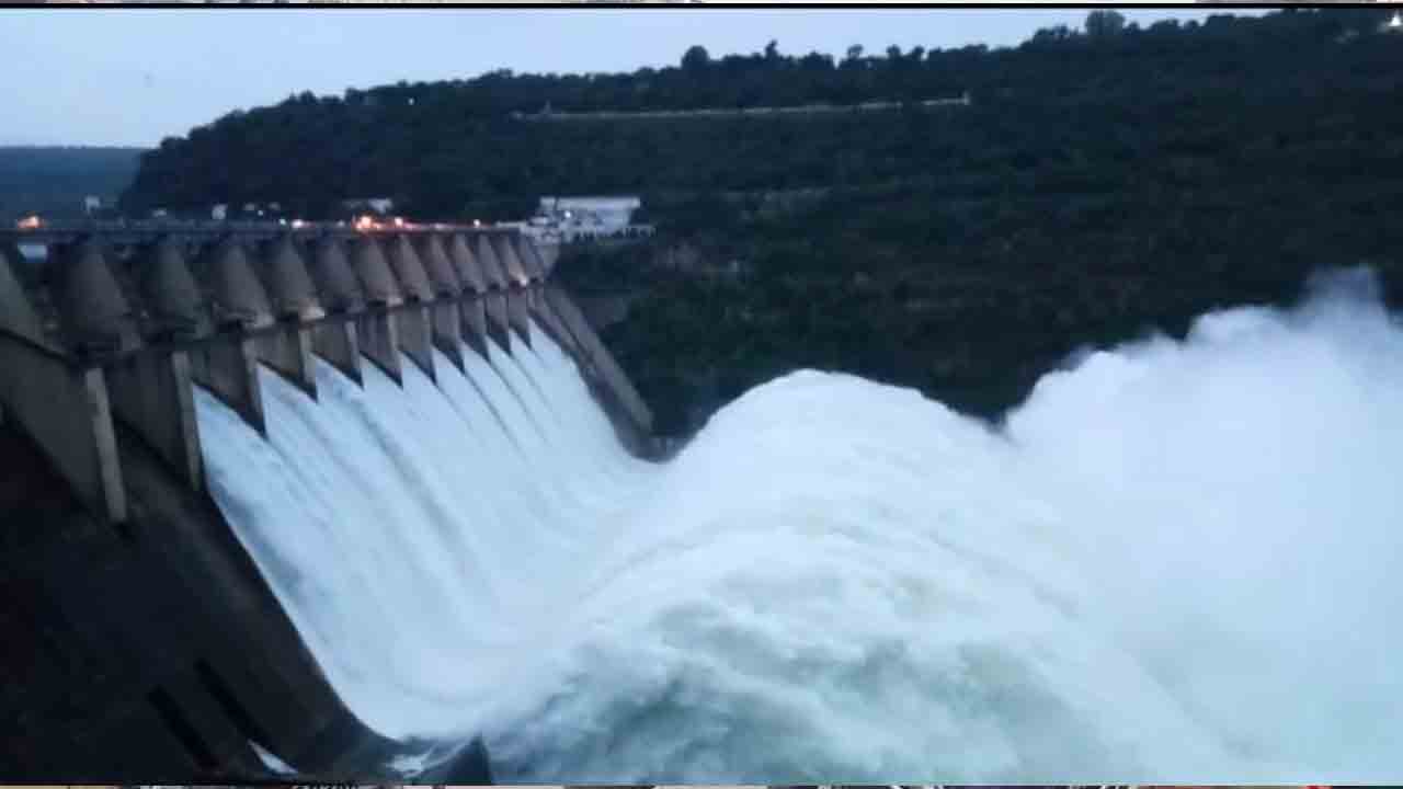 Srisailam | శ్రీశైలం ఇక ఎడారే.. కృష్ణాజలాలను చెరబట్టేందుకు కర్ణాటక కాంగ్రెస్‌ సర్కారు పాచికలు!