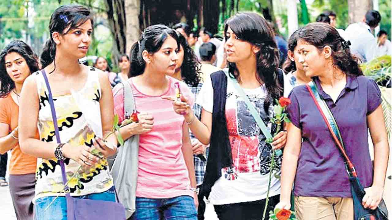 సీయూఈటీలో జేఈఈ, నీట్‌ విలీనం!