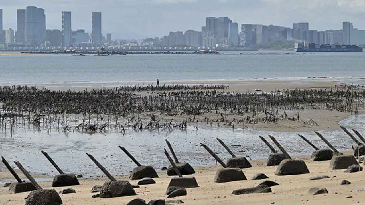 తైవాన్ తీరంలో 21 యుద్ధ విమానాలతో చైనా ప‌హారా